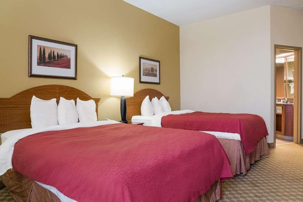 Quality Inn & Suites Saginaw Quarto foto